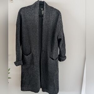 Uniqlo Grey Duster Classic Minimalist Design